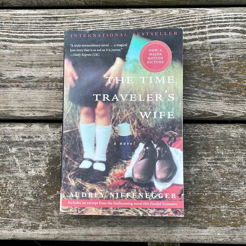 The Time Traveler’s Wife Paperback Book - Picture 1 of 2